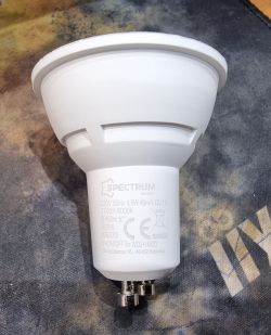 Spectrum Smart GU10 4.5W LED Bulb Close-up of a Spectrum Smart GU10 4.5W LED bulb with a white exterior and technical specifications.