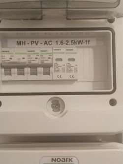 PV Inverter Not Starting Up: 2.5kW Installation, 8 Panels - How Long to Charge & How to Check?