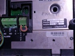 Etykieta pompy Grundfos Magna 1 faza z numerem seryjnym i produktowym.