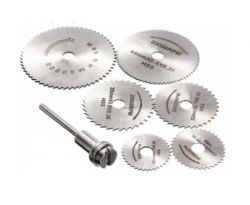 Zestaw metalowych tarcz do cięcia o różnych średnicach z trzpieniem.