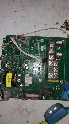 Jakie wartości mają rezystory R105 i R106 w falowniku IG5A 12.2kVA?