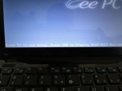 ASUS Eee PC 1215N - wisi na ekranie startowym POST. ASUS Eee PC 1215N - wisi na ekranie startowym POST.