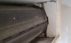 Instalacja silników w roletach - demontaż bocznych elementów skrzynki rolety podtynkowej