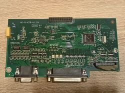 Płyta PCB serwosterownika z widocznymi komponentami