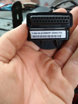 Jak podłączyć głośnik i mikrofon z GM360 do Motoroli MC2100?