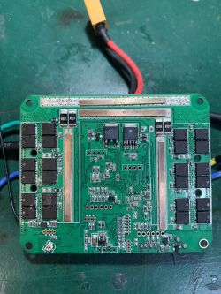 Deska el. RADLEY - Nie dostaje napięcia jedna z stron (nie działa jedna strona deskorolki)