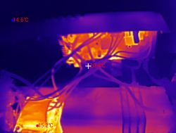 Thermal view inside a UPS with cables; hottest spot around 45.2°C