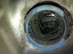 Astra G 99r X16XEL kombi - Jak rozebrać i wyjąć gniazdko wiązki drzwi tylnych?