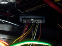 Podłączenie sterownika VK 006 do pompki pneumatycznej w Audi A4 - jak to zrobić?