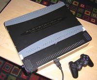 Laptop PS3. Wbudowany 17 calowy ekran. Klawiatura, wzmacniacz stereo.