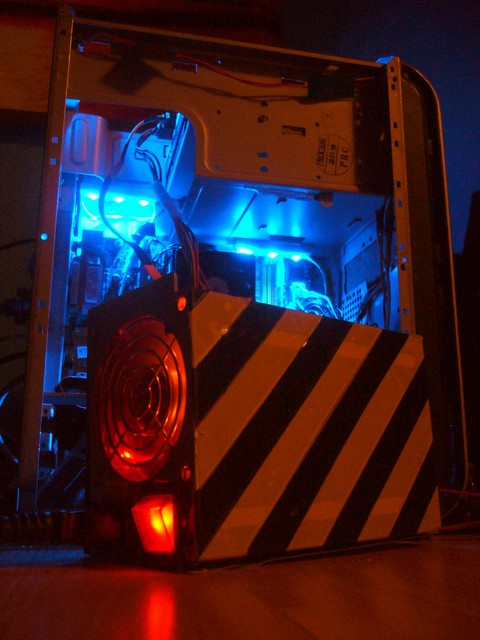 Extra Modding obudowy antycznego PC Compaq