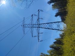 Jakie to serie słupów linii 110 kV i 220 kV? Gdzie znaleźć katalog konstrukcji?