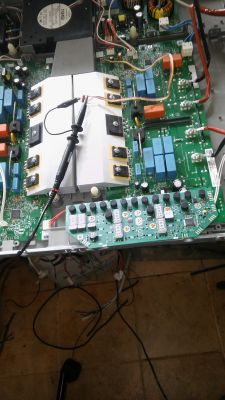 Indukcja Bosch PIE631FB1E/02 - na dwóch polach prawych błąd E zaraz po sieci.