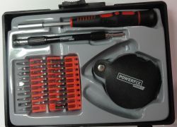 Porównanie zestawów wkrętaków na małe bity.