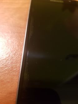 Klej LOCA UV - Ślad pomiedzy LCD a szybką Klej LOCA UV - Ślad pomiedzy LCD a szybką