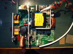 Schemat ładowarki Husqvarna QC330 - czerwony LED, brak przetwarzania mocy