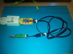 Prosty mini test kabli USB. Prosty mini test kabli USB.