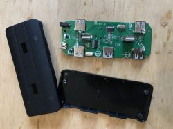Tani 7-portowy HUB USB 2.0 - test z 7 urządzeniami, teardown, wnętrze Tani 7-portowy HUB USB 2.0 - test z 7 urządzeniami, teardown, wnętrze