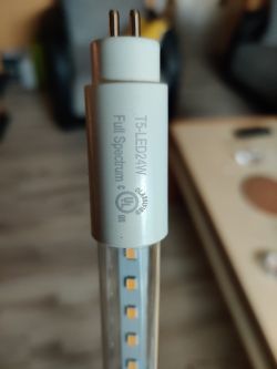 Oprawy do żarówki LED T5 1149mm - podłączenie i zastosowanie w hodowli roślin