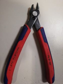 Precyzyjne szczypce tnące: Knipex 7803125, recenzja