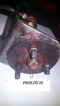 Czy przebicie w złączu anteny CB stacjonarnej jest normalne?