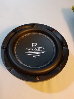 Identyfikacja i wycena głośnika 21cm bez oznaczeń, w zabudowie - zdjęcia w linkach