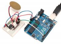 Uruchamianie komputera pukaniem w stół (prosty projekt na AVR)