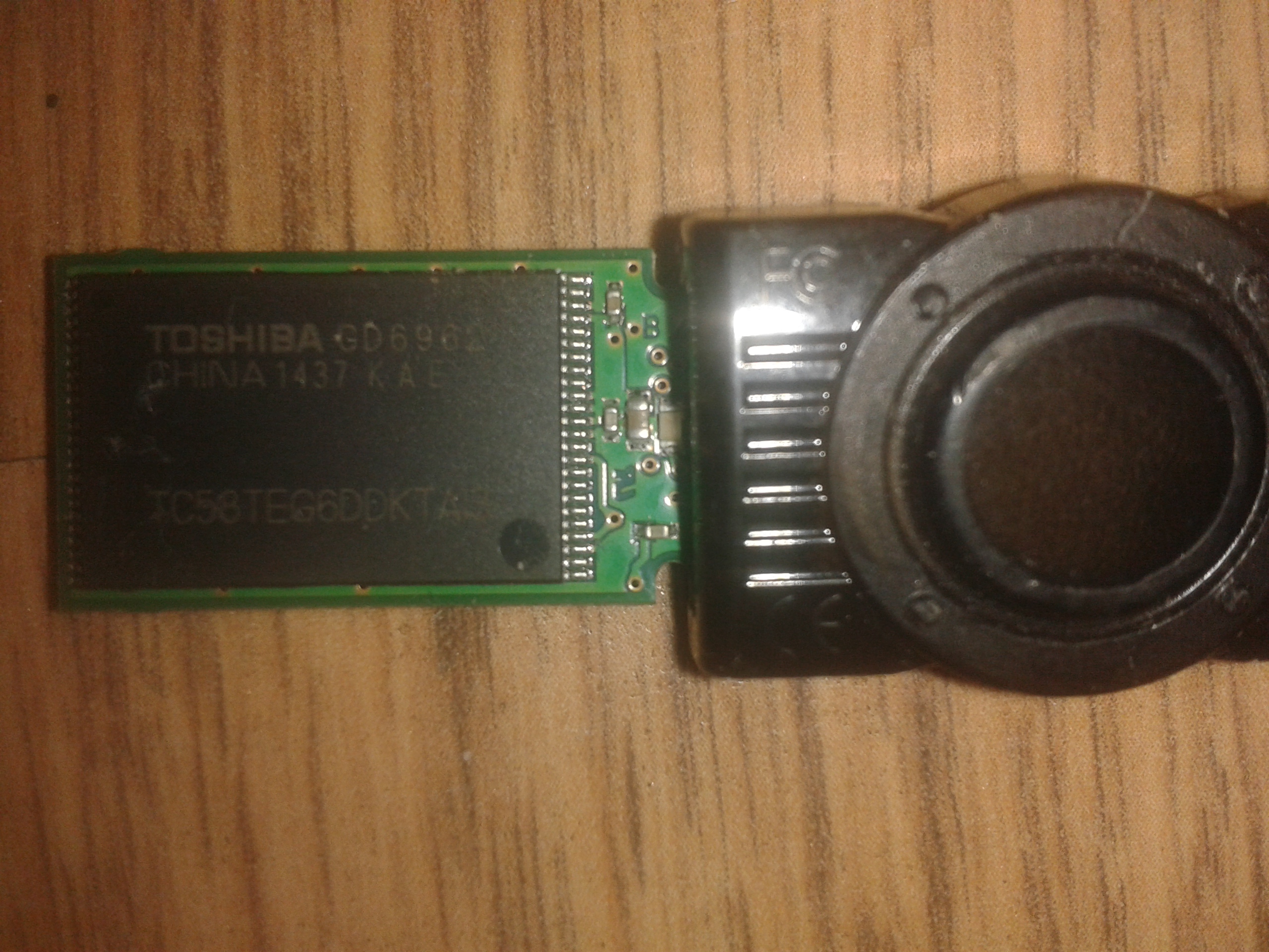 Pendrive Kingston 16 GB wykrywany, ale brak pojemności, Chip Genius log