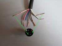 Jak przylutować kable do wtyku Mini-Din 9 w głośnikach Creative A220?