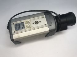 Wnętrze starej kamery przemysłowej PAL FUHO TA-6698H z przetwornikiem Sony CCD