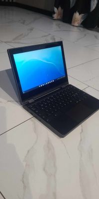 Czy Lenovo 300e 2nd Gen (81mb, 2019) posiada funkcję dotykową?