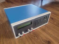 Zasilacz warsztatowy 30V / 10A, sterowany cyfrowo