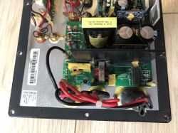 Uszkodzony subwoofer kina domowego Klipsch RPW10 Uszkodzony subwoofer kina domowego Klipsch RPW10