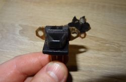 Czujnik Halla z zetrzoną obudową: wpływ ubytków na pracę i potencjalne negatywne skutki