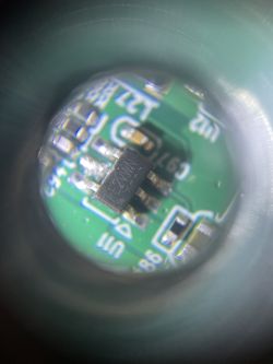 Jak zidentyfikować i gdzie zakupić układ z załączonego zdjęcia?