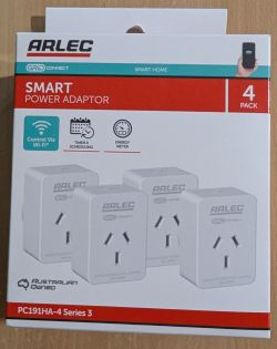 Arlec Series 3 Smart Power Adaptors Packaging Packaging of Arlec PC191HA-4 Series 3 4-pack with smart power adaptors