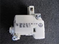 VW BORA 2000 rok - brak napiecia na przewodzie silownika klapy bagaznika