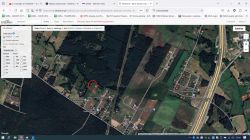 Widok satelitarny lokalizacji z zaznaczonym miejscem w czerwonym okręgu.