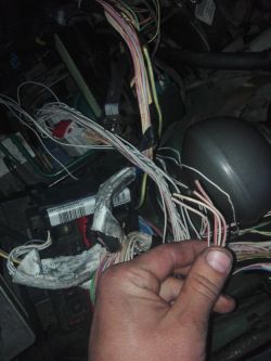 Citroen C5 2.2 HDI - Gdzie podłączyć urwane kable od potencjometru gazu?