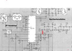 Fragment schematu z IC TDA1576 i kondensatorami, strzałka wskazuje C26