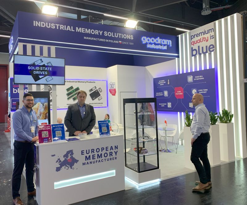 Stoisko Goodram Industrial na targach z napisem 