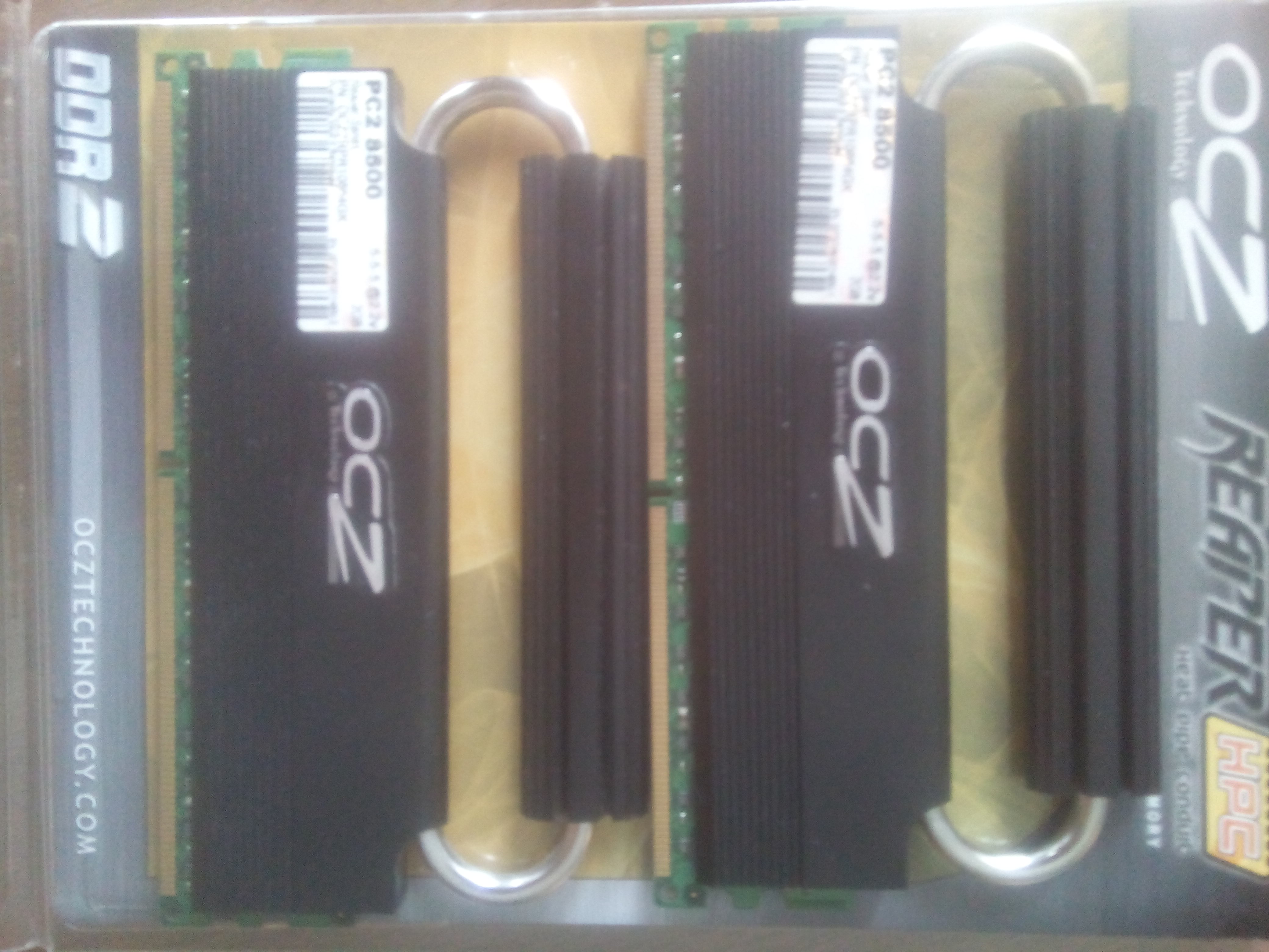 Mémoire RAM - DDR2 - OCZ Gold Series - PC2 8500 - CL 5-5-6@2