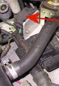 Piny cewki zapłonowej Isuzu Trooper 2.6 benzyna 1991 - który prądowy, który sygnałowy?