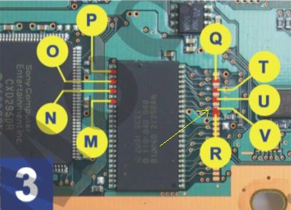 Playstation 2 bezpiecznik oraz odlutowany kabel.