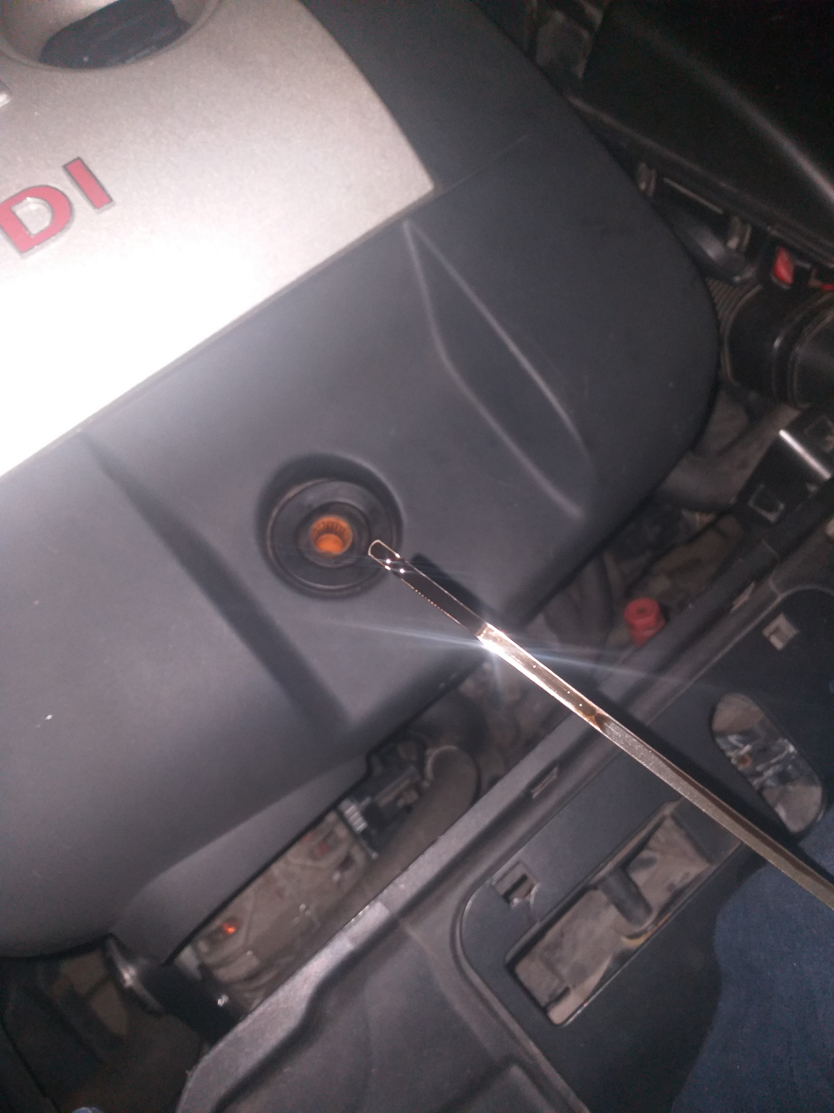 [Rozwiązano] VW Polo 1.4 TDI 2002r Kontrolka oleju