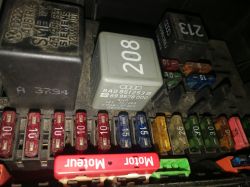 Audi 80 B4 - Identyfikacja bezpiecznika Audi 80 B4 - Identyfikacja bezpiecznika