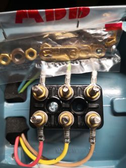 Jak podłączyć silnik ABB 3GAA072001-CSE do falownika YASKAWA GA50CB?