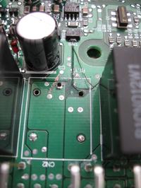 Naprawa wyrwanej ścieżki w module elektronicznym