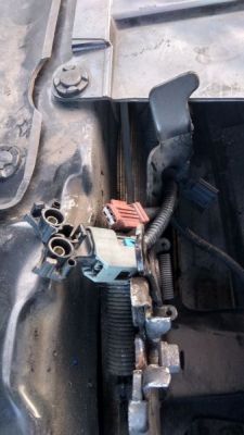 Qashqai 1.6 dci (2011 lift) - identyfikacja wtyczek za grillem