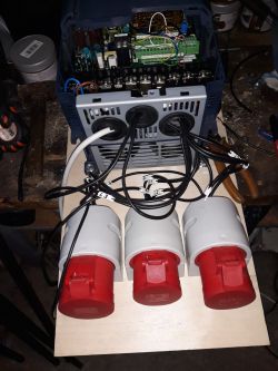 Falownik Frenic Lift 11kW - problem z napięciem na elektromagnesie